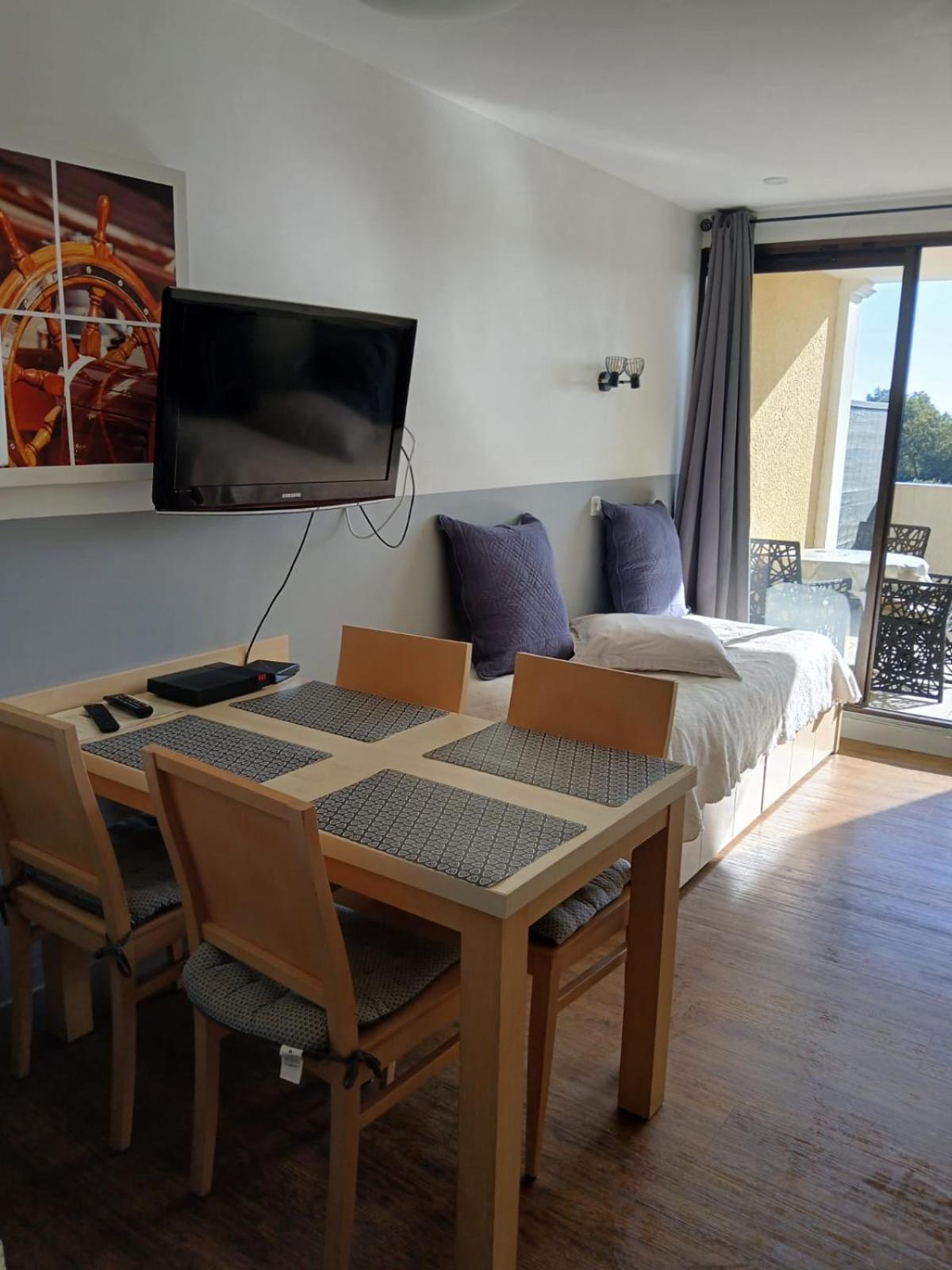 Appartement Grimaud bord de mer Buitenkant foto